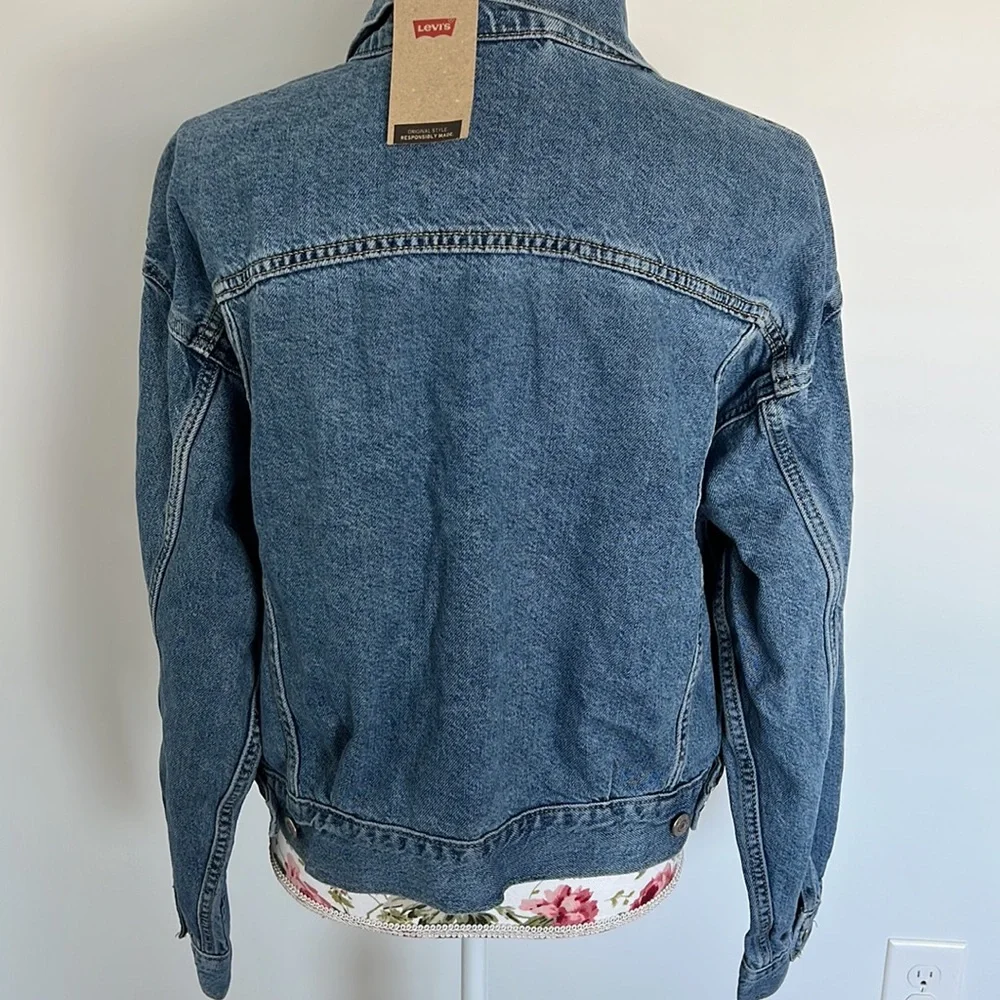 NWT Levi’s Original Denim Trucker Jacket with Puffed Sleeves